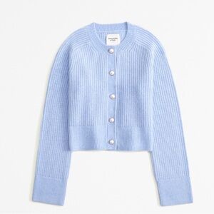 NEW Abercrombie Women’s Crew Pearl Button Cardigan in light blue - xxs
